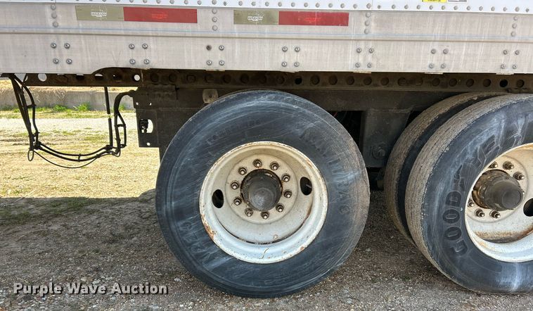 image for item EK2846 2011 Wabash refrigerated van trailer