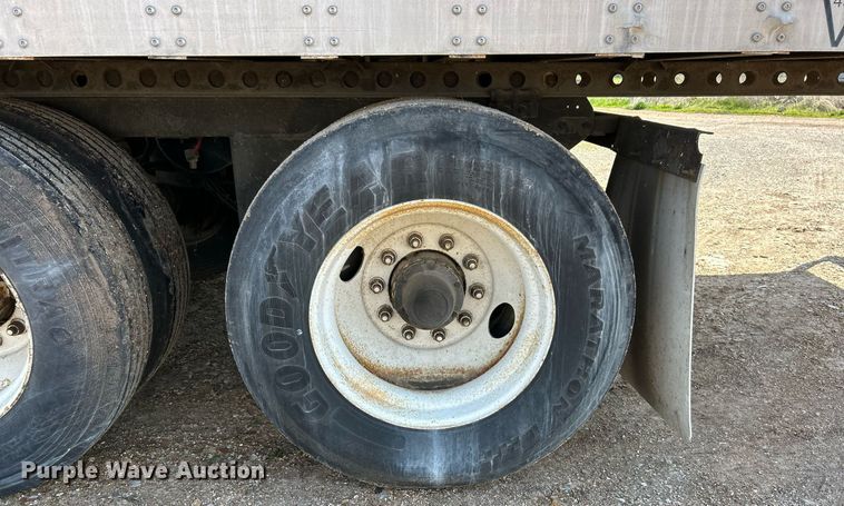 image for item EK2846 2011 Wabash refrigerated van trailer