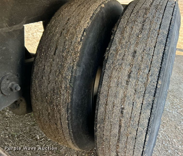 image for item EK2846 2011 Wabash refrigerated van trailer