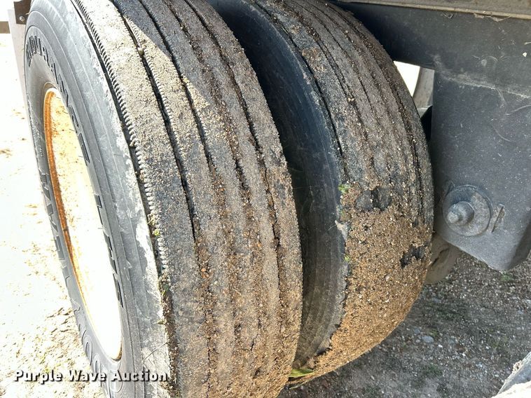 image for item EK2846 2011 Wabash refrigerated van trailer