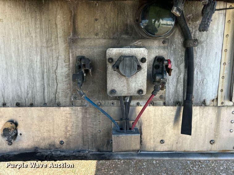 image for item EK2849 2011 Wabash refrigerated van trailer