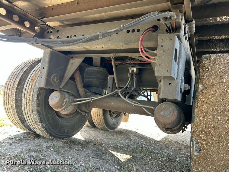 image for item EK2849 2011 Wabash refrigerated van trailer