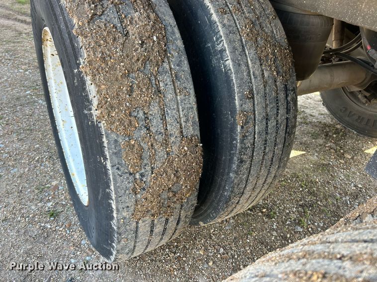 image for item EK2849 2011 Wabash refrigerated van trailer