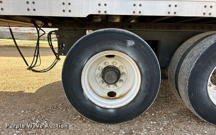 image for item EK2850 2011 Wabash refrigerated van trailer