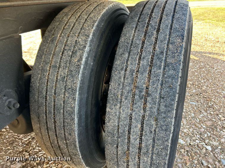 image for item EK2850 2011 Wabash refrigerated van trailer