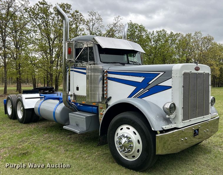image for item EL2011 1990 Peterbilt 379 semi truck
