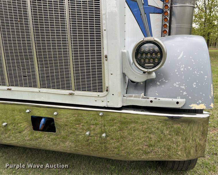 image for item EL2011 1990 Peterbilt 379 semi truck