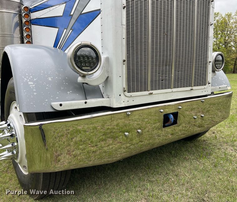 image for item EL2011 1990 Peterbilt 379 semi truck