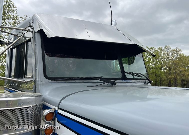 image for item EL2011 1990 Peterbilt 379 semi truck