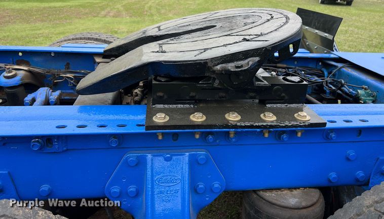 image for item EL2011 1990 Peterbilt 379 semi truck