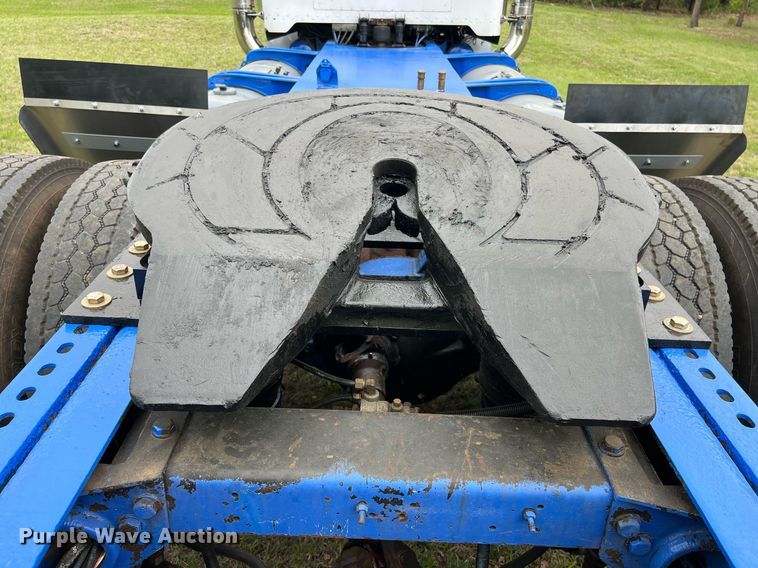 image for item EL2011 1990 Peterbilt 379 semi truck