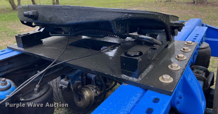 image for item EL2011 1990 Peterbilt 379 semi truck