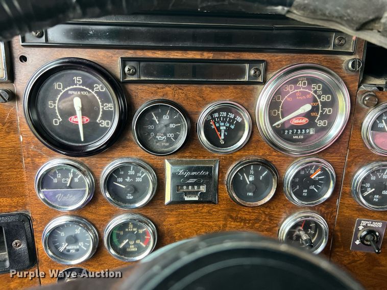 image for item EL2011 1990 Peterbilt 379 semi truck