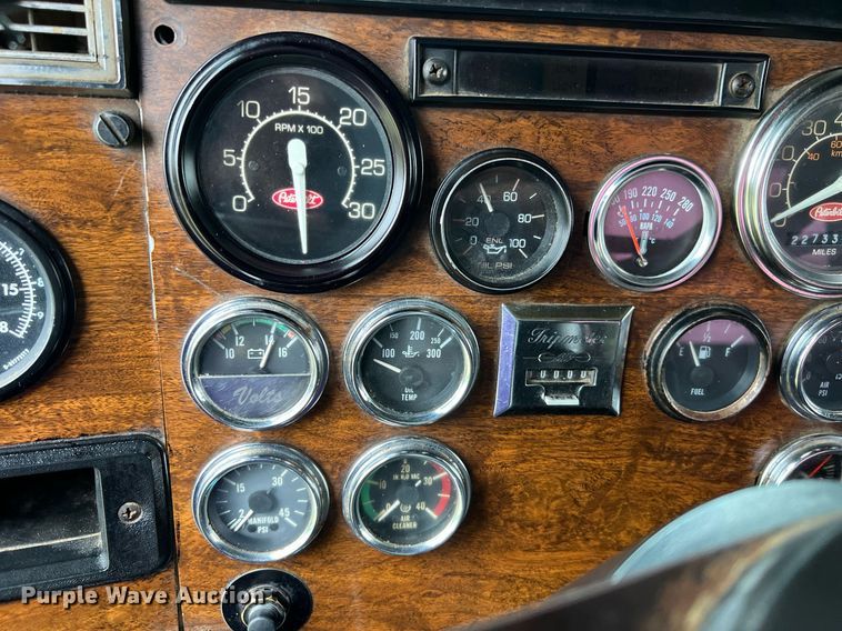 image for item EL2011 1990 Peterbilt 379 semi truck