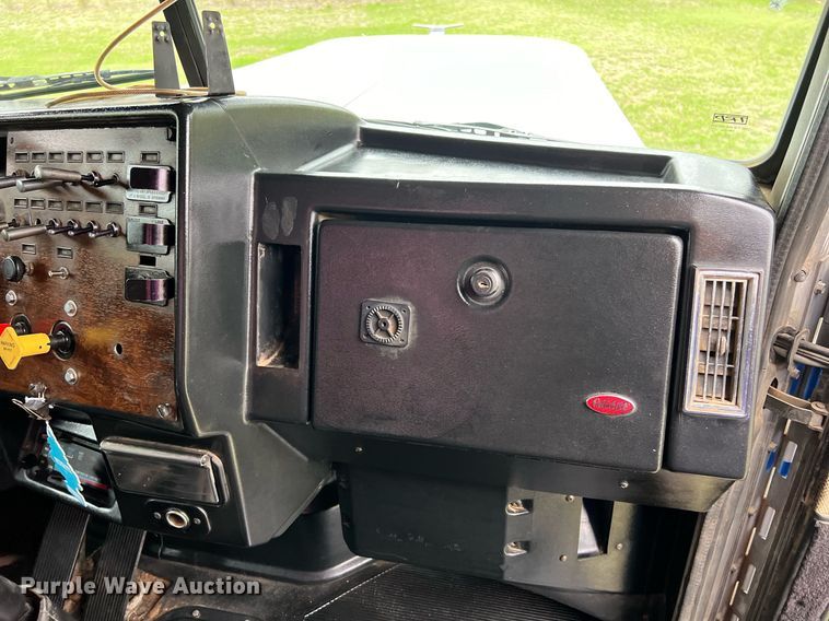 image for item EL2011 1990 Peterbilt 379 semi truck