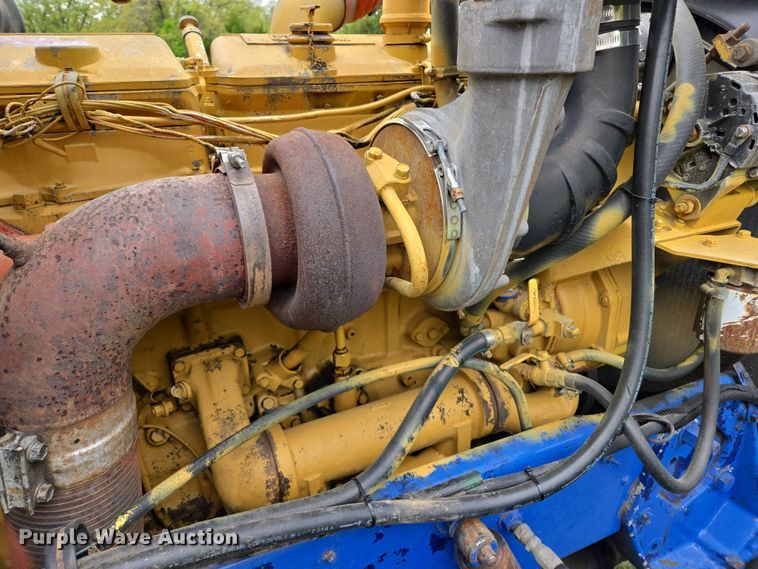 image for item EL2011 1990 Peterbilt 379 semi truck