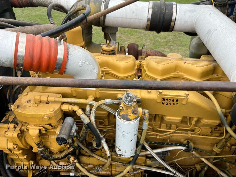 image for item EL2011 1990 Peterbilt 379 semi truck