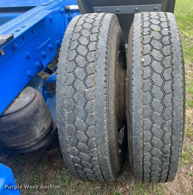 image for item EL2011 1990 Peterbilt 379 semi truck