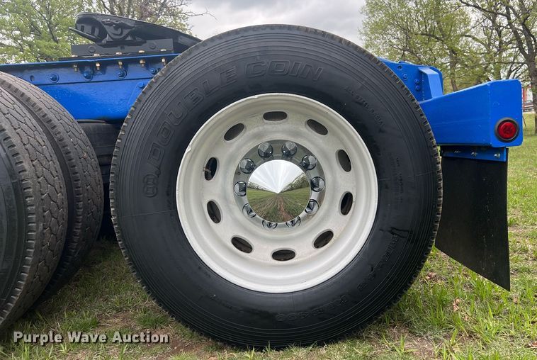 image for item EL2011 1990 Peterbilt 379 semi truck