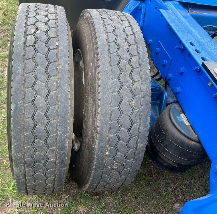 image for item EL2011 1990 Peterbilt 379 semi truck