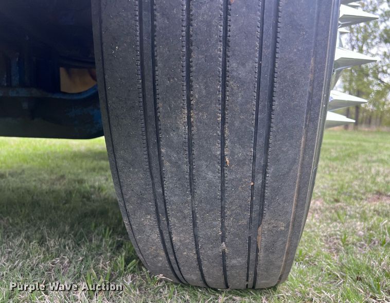 image for item EL2011 1990 Peterbilt 379 semi truck