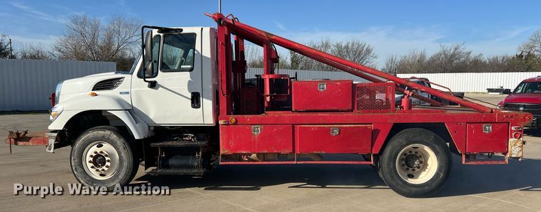 image for item EL5702 2015 International 7300 winch truck