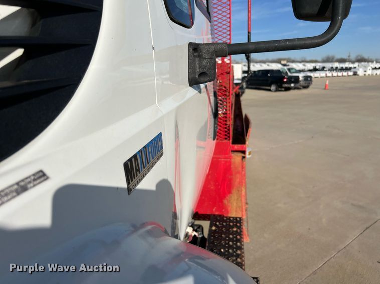 image for item EL5702 2015 International 7300 winch truck