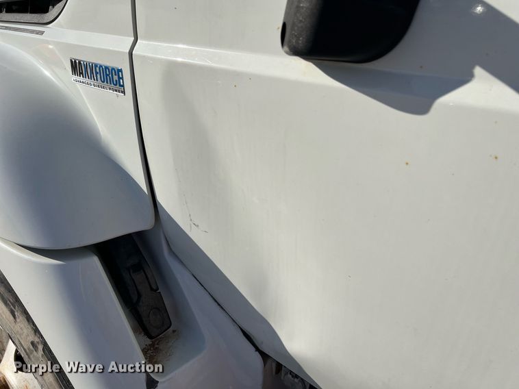 image for item EL5702 2015 International 7300 winch truck