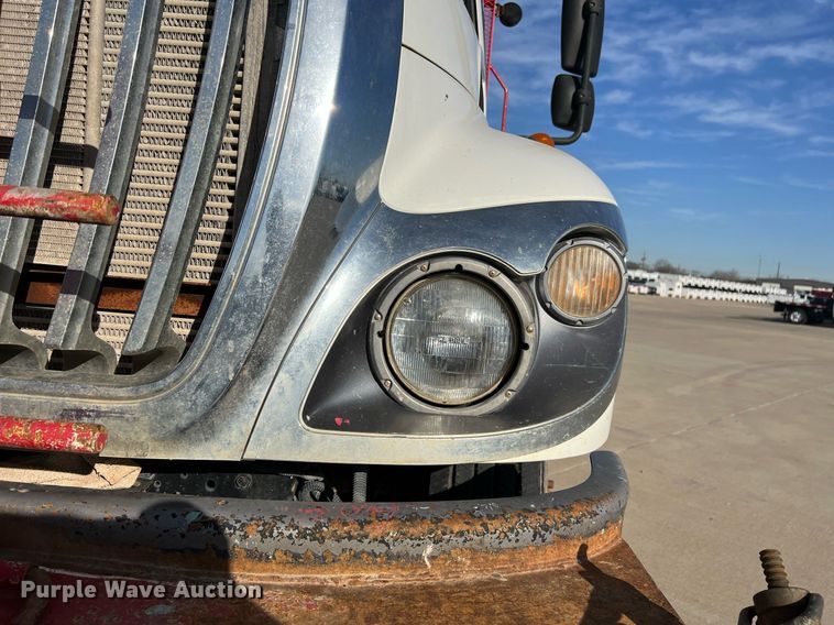 image for item EL5702 2015 International 7300 winch truck