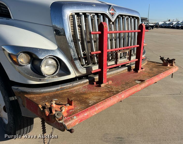 image for item EL5702 2015 International 7300 winch truck