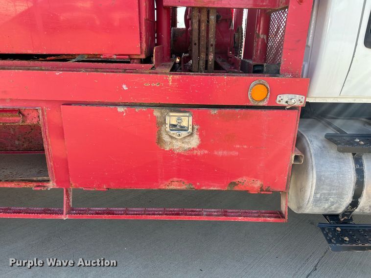 image for item EL5702 2015 International 7300 winch truck