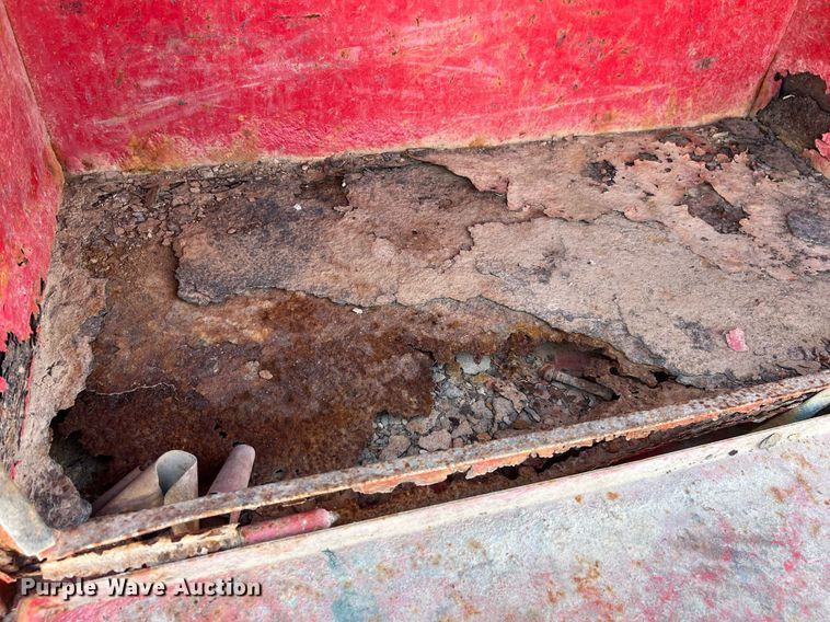 image for item EL5702 2015 International 7300 winch truck