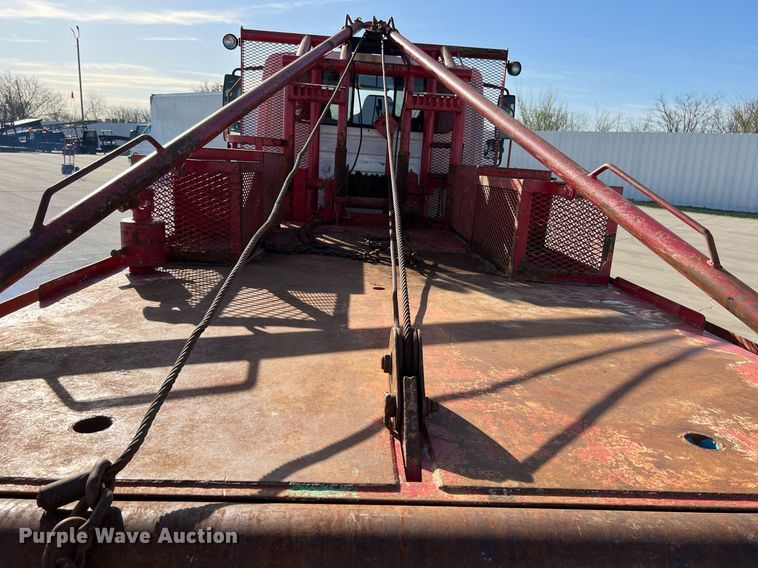 image for item EL5702 2015 International 7300 winch truck