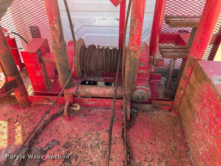 image for item EL5702 2015 International 7300 winch truck