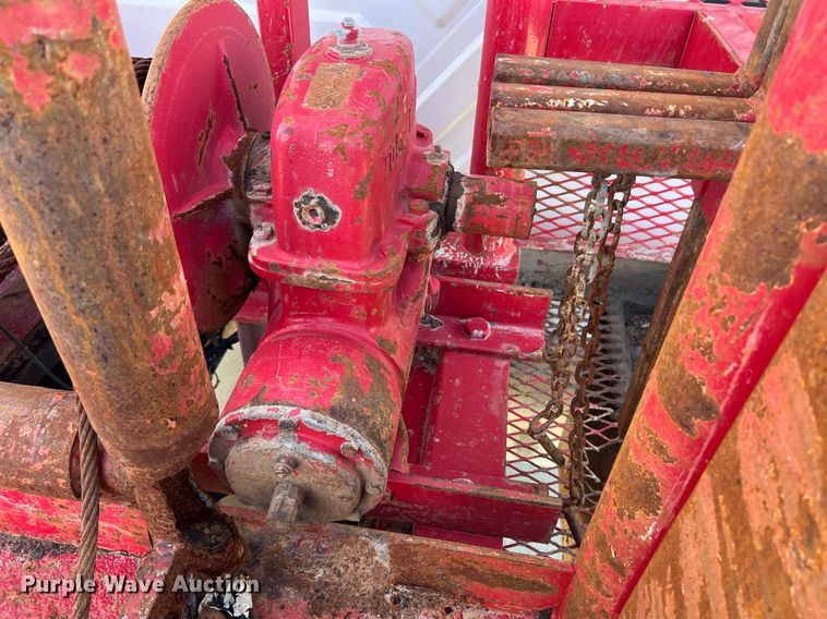 image for item EL5702 2015 International 7300 winch truck