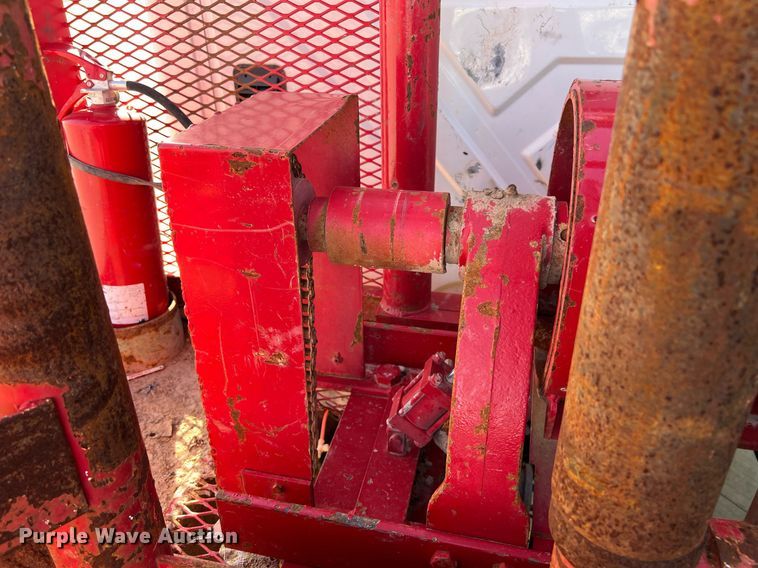 image for item EL5702 2015 International 7300 winch truck