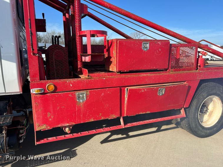 image for item EL5702 2015 International 7300 winch truck