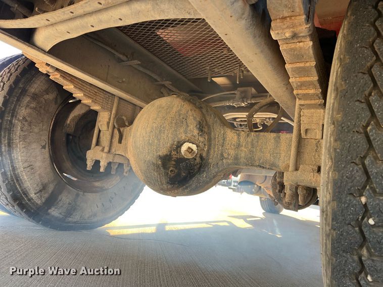 image for item EL5702 2015 International 7300 winch truck