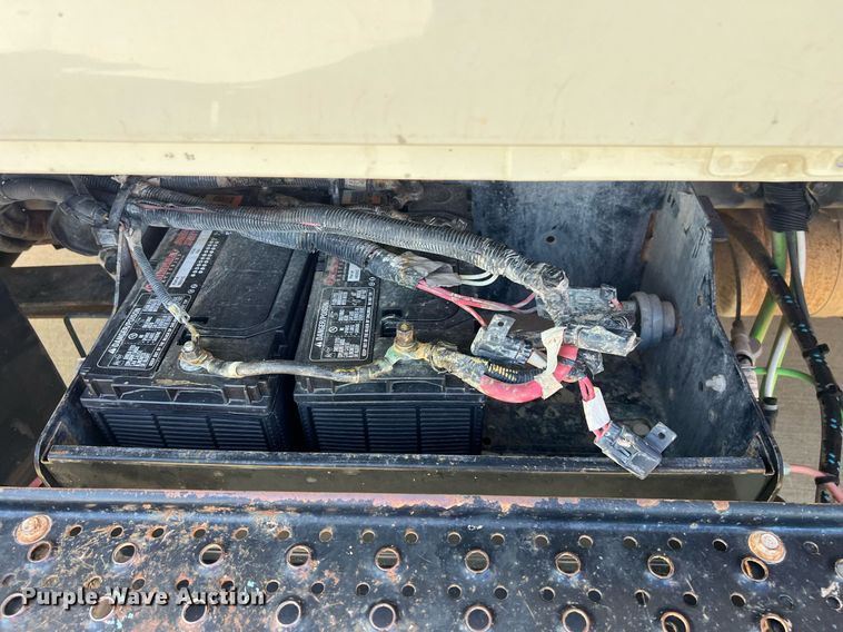 image for item EL5702 2015 International 7300 winch truck