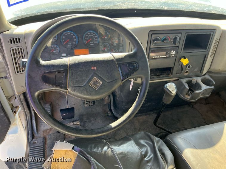 image for item EL5702 2015 International 7300 winch truck