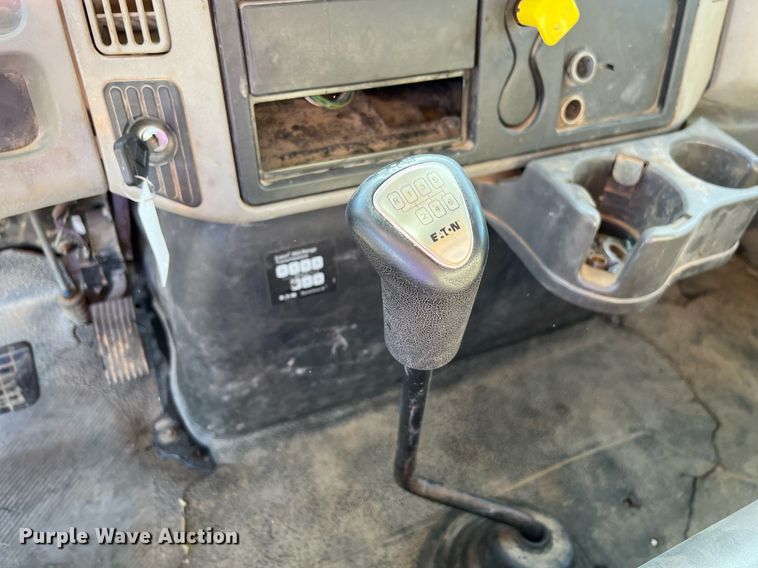 image for item EL5702 2015 International 7300 winch truck