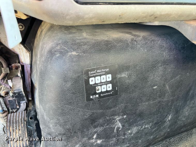 image for item EL5702 2015 International 7300 winch truck