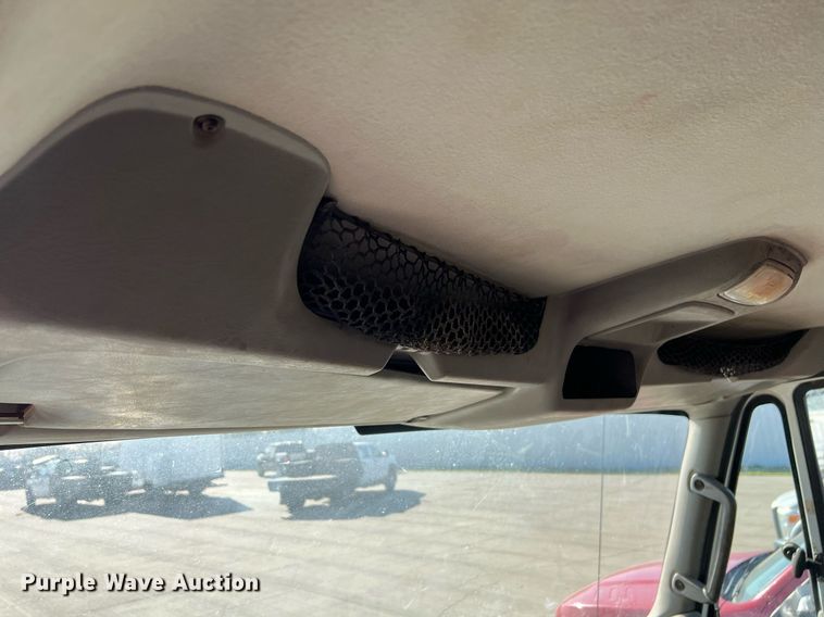 image for item EL5702 2015 International 7300 winch truck