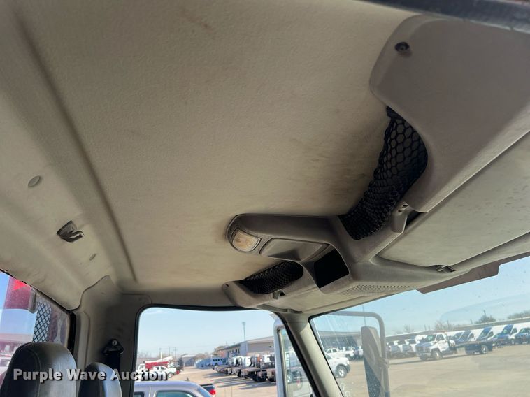 image for item EL5702 2015 International 7300 winch truck