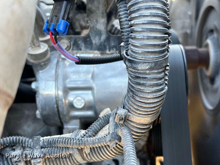 image for item EL5702 2015 International 7300 winch truck