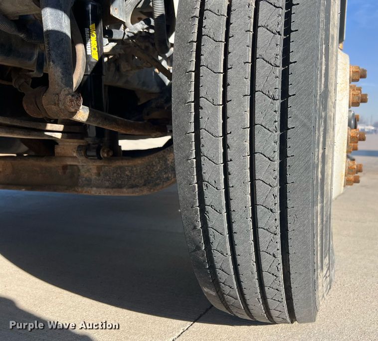 image for item EL5702 2015 International 7300 winch truck