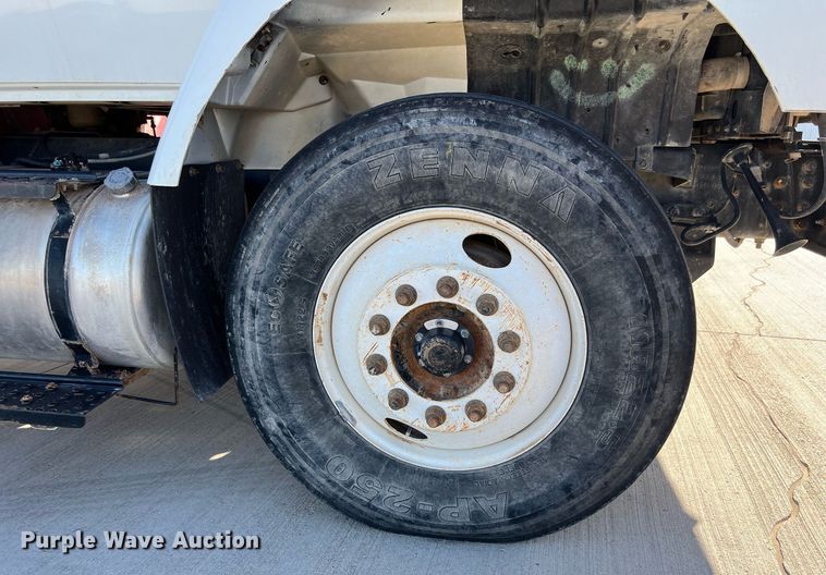 image for item EL5702 2015 International 7300 winch truck