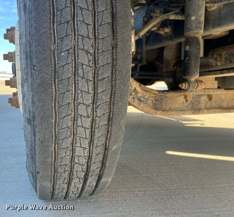 image for item EL5702 2015 International 7300 winch truck