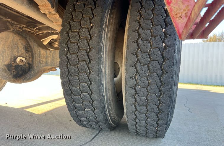 image for item EL5702 2015 International 7300 winch truck