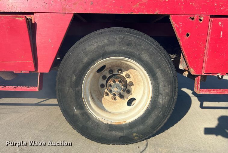 image for item EL5702 2015 International 7300 winch truck